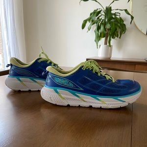 Hoka Clifton 2’s. Size 8.5W.